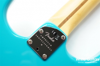American Professional II Stratocaster - Miami Blue